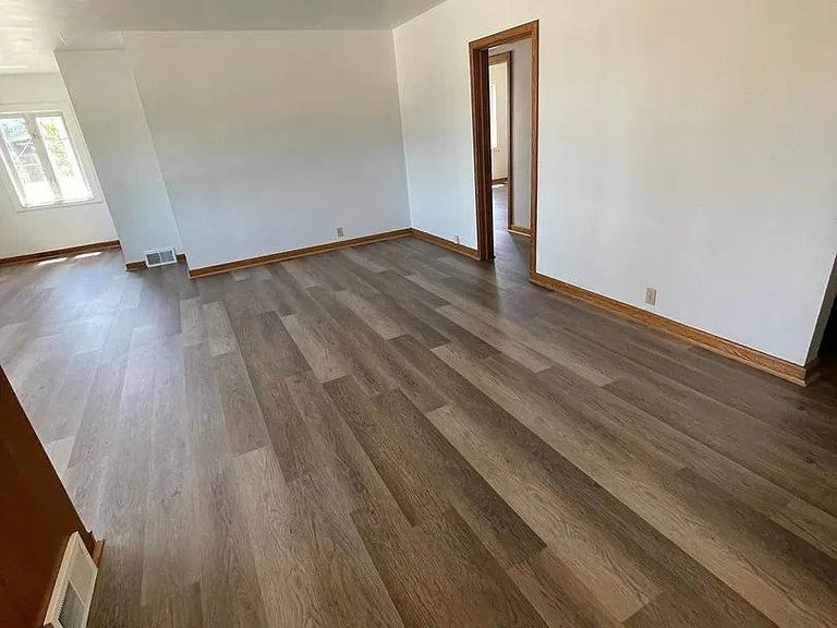 3738 W 12th St — Photo 3