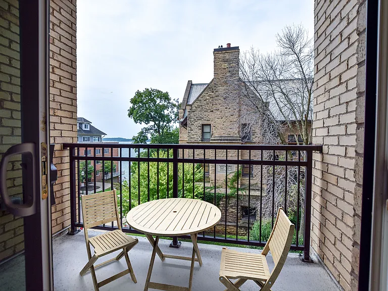 Waterfront 3 Bed Sept 25 16 35