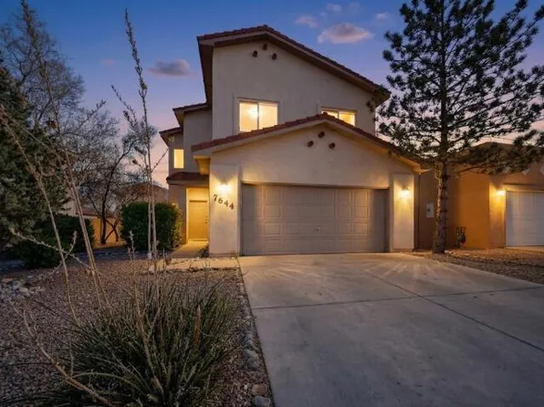 7644 Calle Comodo NE, Albuquerque, NM 87113