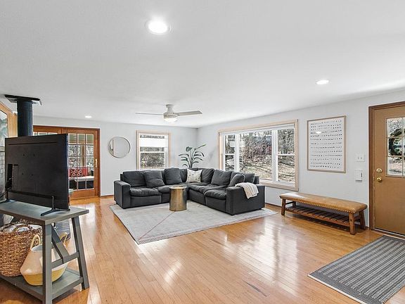 3rd image of 5465 Daley Road