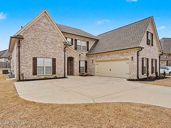 3rd image of 1567 Eden Loop