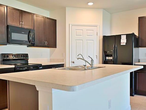 4th image of 1358 La Suiza St