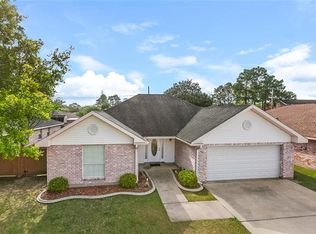 98 River Point Dr, Destrehan, LA 70047