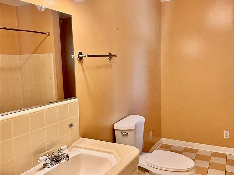 139 N Vecino Ave — Photo 20