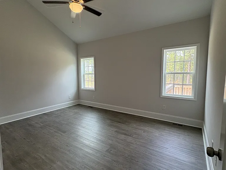 551 Stadium Dr — Photo 13