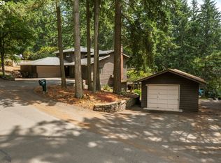 10208 SE Hillcrest Dr, Happy Valley, OR 97086