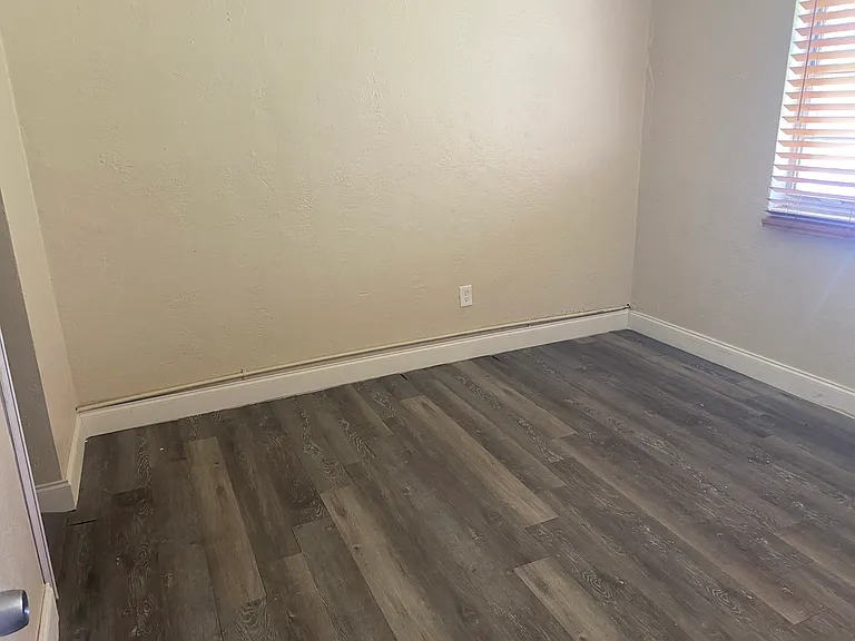 1450 NW 1st Ave #9 — Photo 4