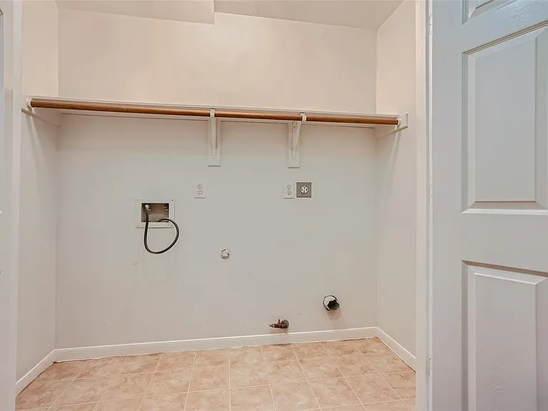 3810 Breaker Ct — Photo 15