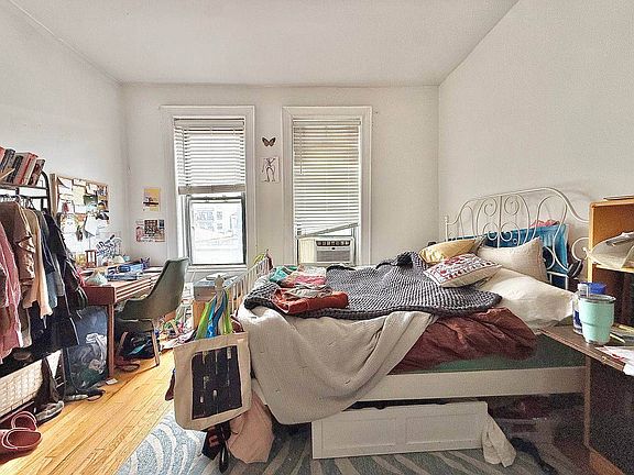 4th image of 763 Park Pl APT 3L