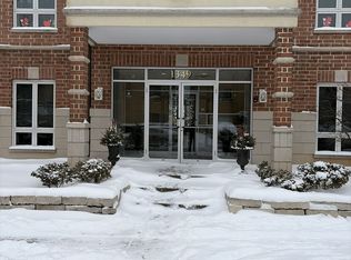 1349 E Washington St Unit 404, Des Plaines, IL 60016