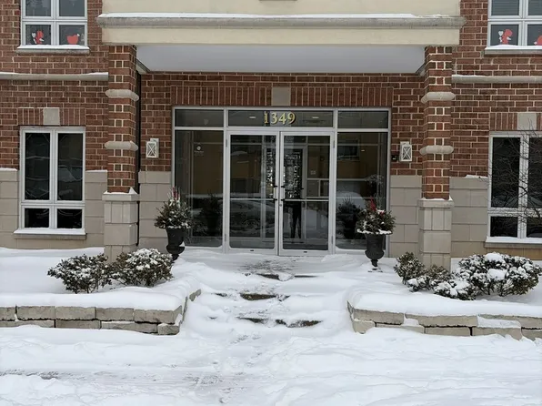 1349 E Washington St Unit 404, Des Plaines, IL 60016