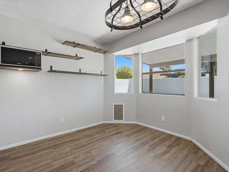 835 S 75th St — Photo 12