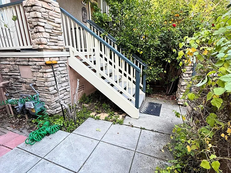 3570 Sequoia Cmn — Photo 13