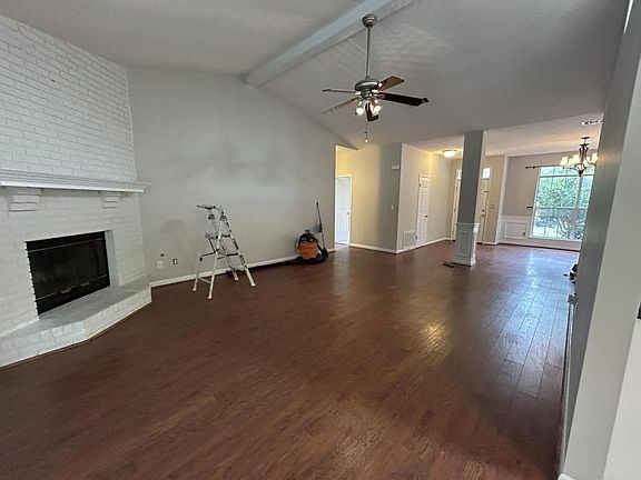 5th image of 1592 Parkwood Ct