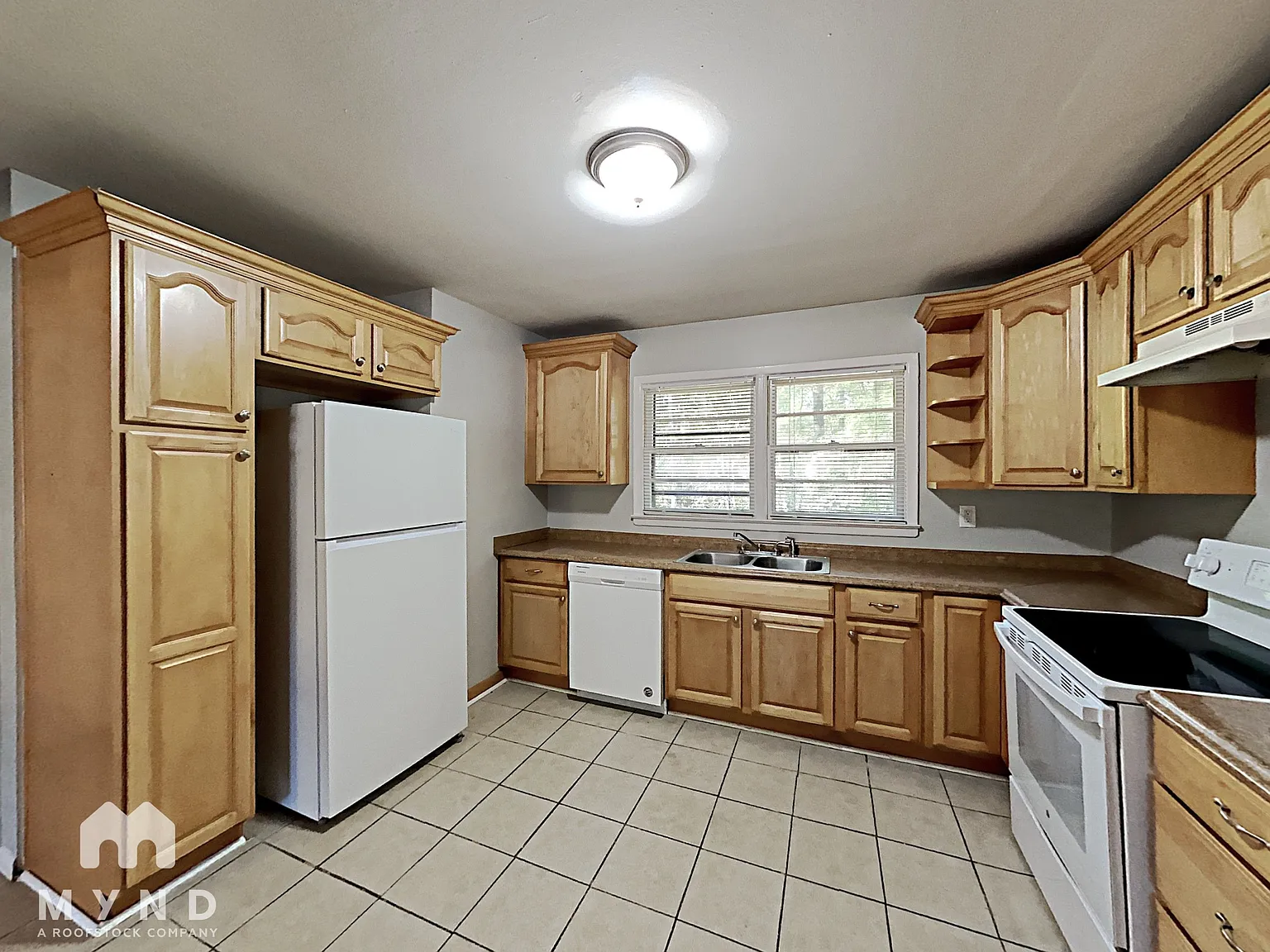 3 bed, 1.5 bath, 1100 sqft, $1,550 — Photo 3