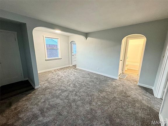 4th image of 2665 E 27th St