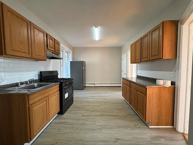 233 Fowler Ave #6 — Photo 1