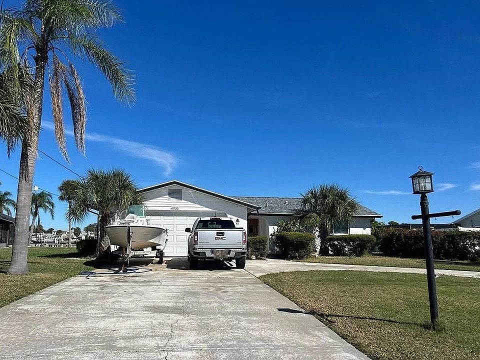 1st image of 4933 Waterside Dr