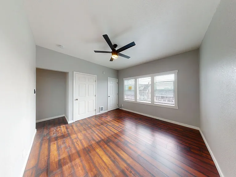 5452 Bancroft Ave — Photo 17