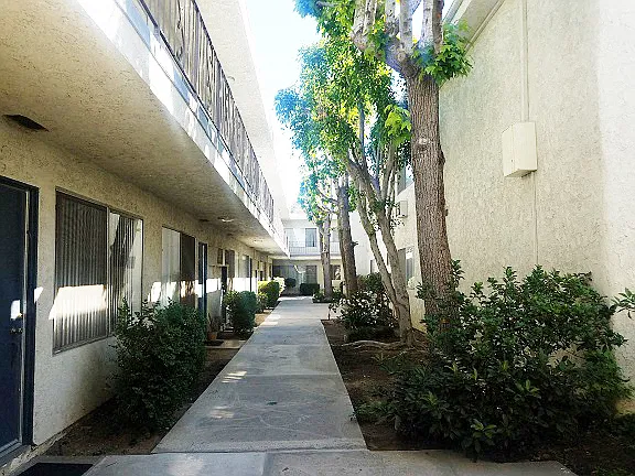 The Madrid Apartments — Photo 13