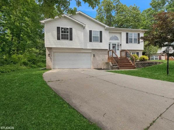 810 Galway Dr, Valparaiso, IN 46385