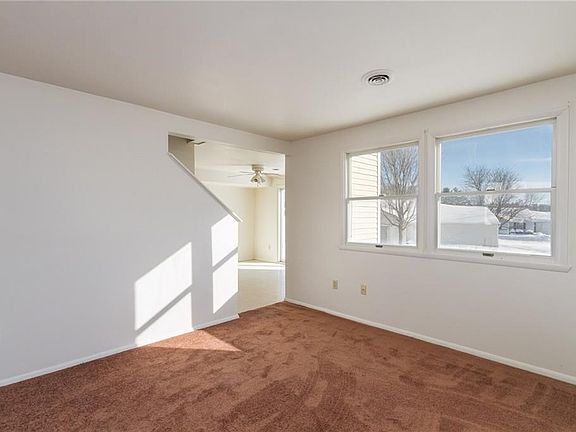 4th image of 25094 Cooper Ave