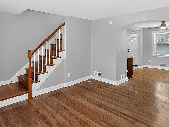 3rd image of 8303 Ridgely Oak Rd