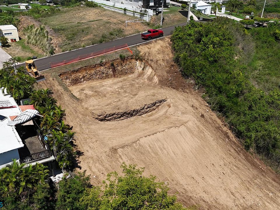 1st image of Calle 8 Quintas De Altamira #Urb-111