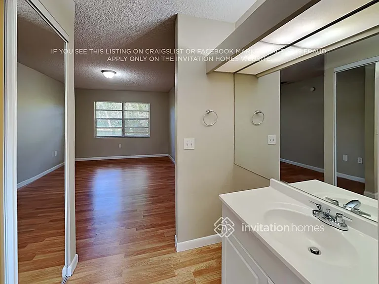 13641 Newport Mnr — Photo 14