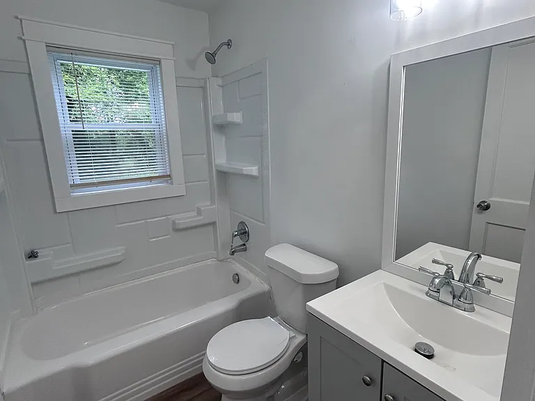 700 N Moore Rd — Photo 8