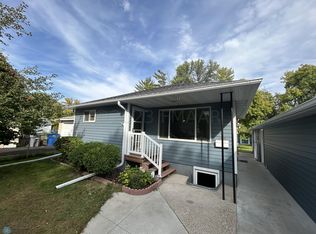 608 16th St N, Moorhead, MN 56560