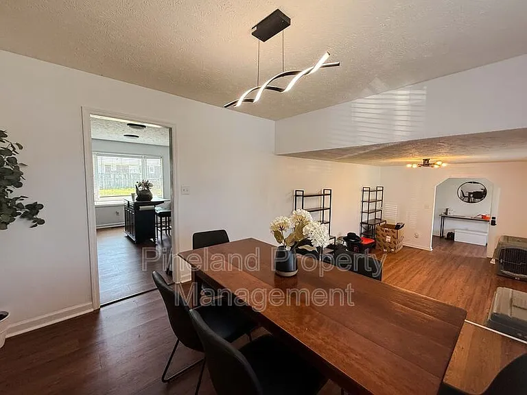 815 Zapata Ln — Photo 15