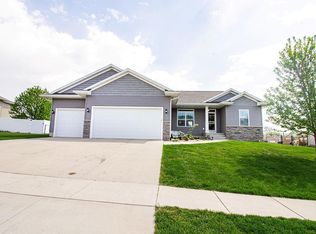 124 Whispering Wind Ln, Center Point, IA 52213