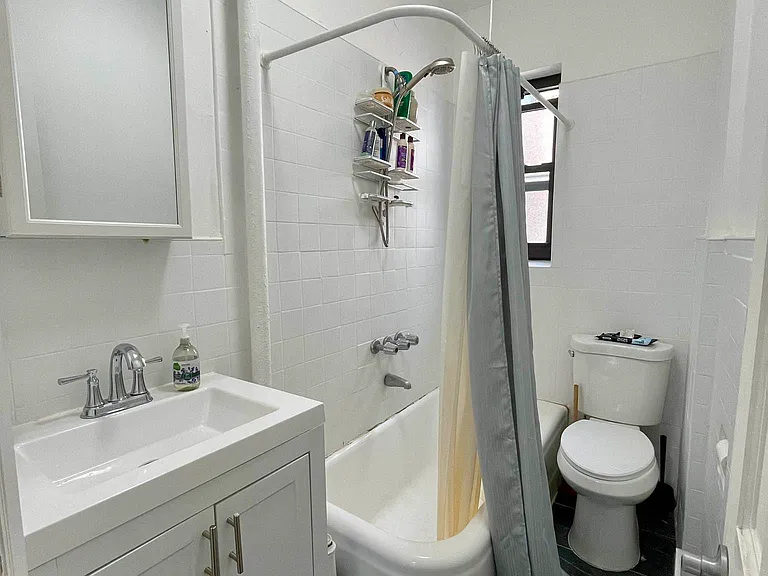 2555 33rd St #1R — Photo 11