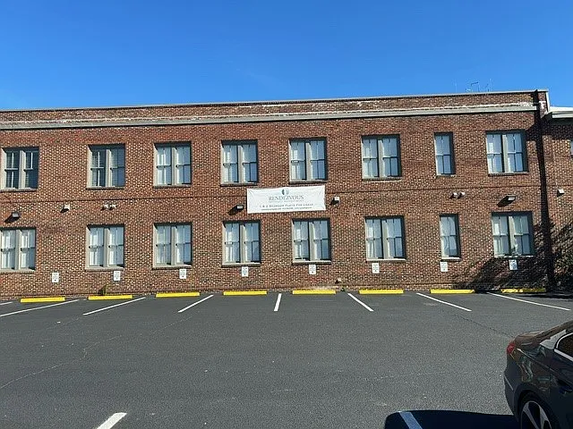 2 bed, 500 sqft, $1,400 — Photo 2