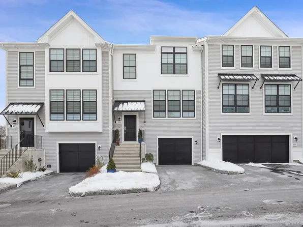 107 Brentwood Circle #107, Danbury, CT 06810