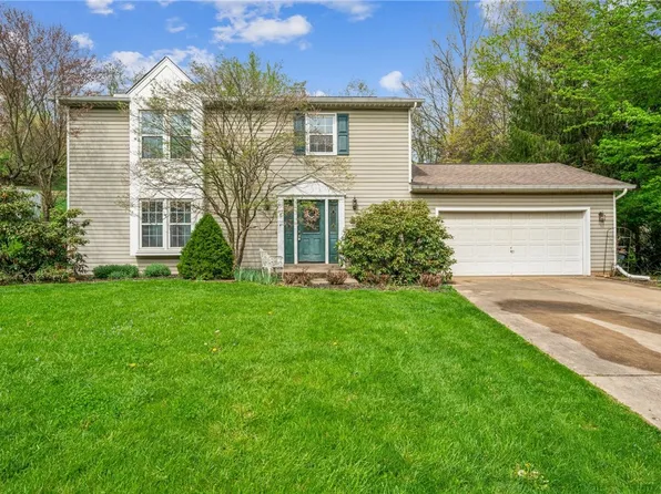 5 Foxglove Dr, Greensburg, PA 15601