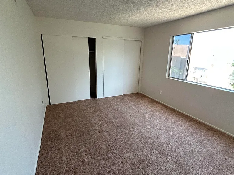 2490 W Yowell Ct — Photo 11