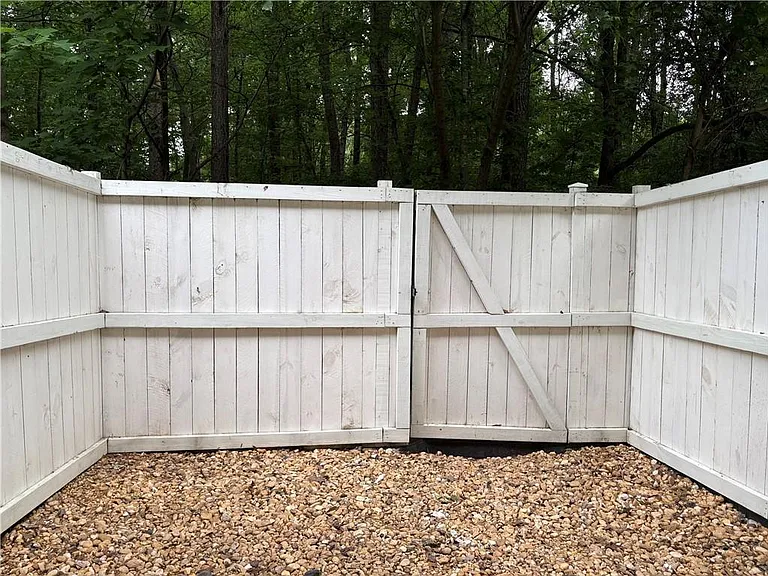 1581 Cove Creek Cir — Photo 11