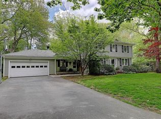 10 Wildflower Rd, Barrington, RI 02806