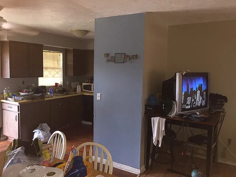 1920 E Edgewood Dr E #B6 — Photo 8