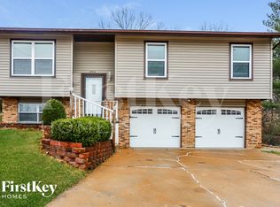 1954 Chippendale Ln, Imperial, MO 63052