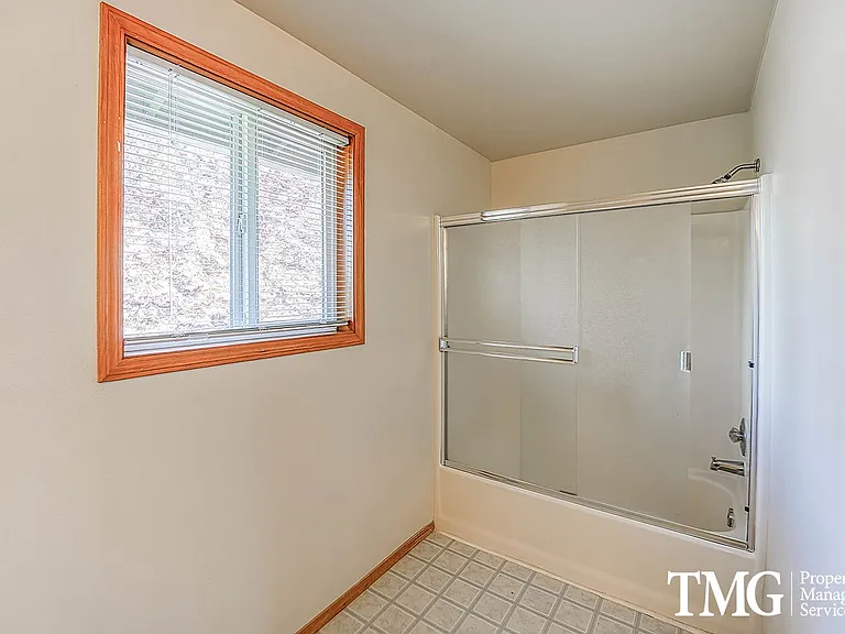 15608 NE 12th St — Photo 11