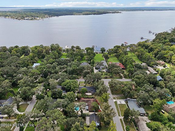 3rd image of 2405 EGREMONT Drive
