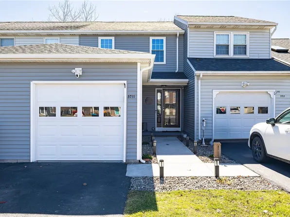 5711 Running Brook Rd, Farmington, NY 14425