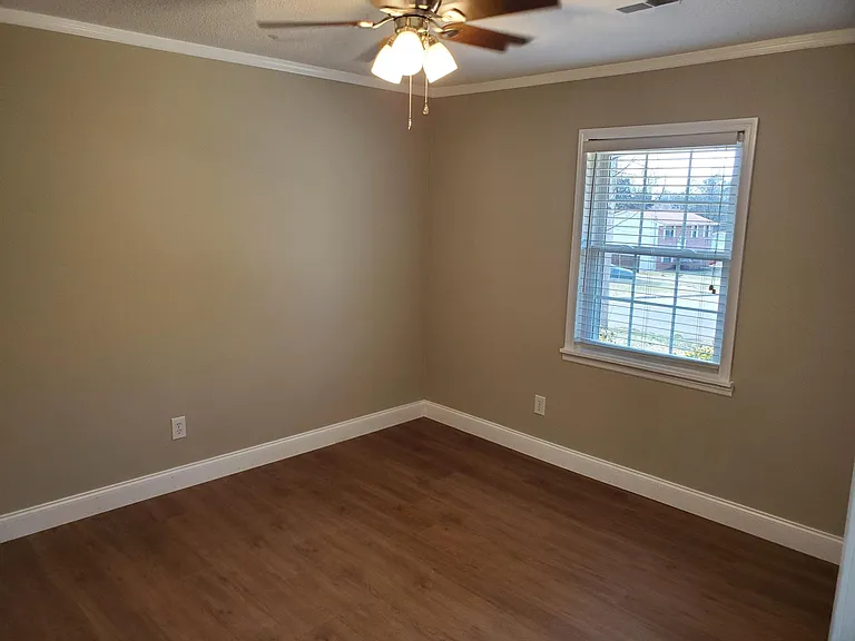 1102 Scottie Ln — Photo 6