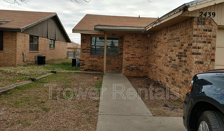 2439 W 15th St — Photo 1