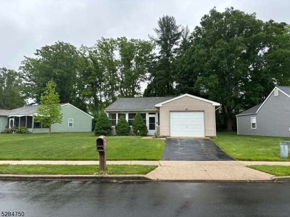 28 Saint Davids Pl, Southampton Twp., NJ 08088