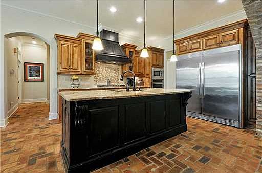 4th image of 24904 Knollwood Dr