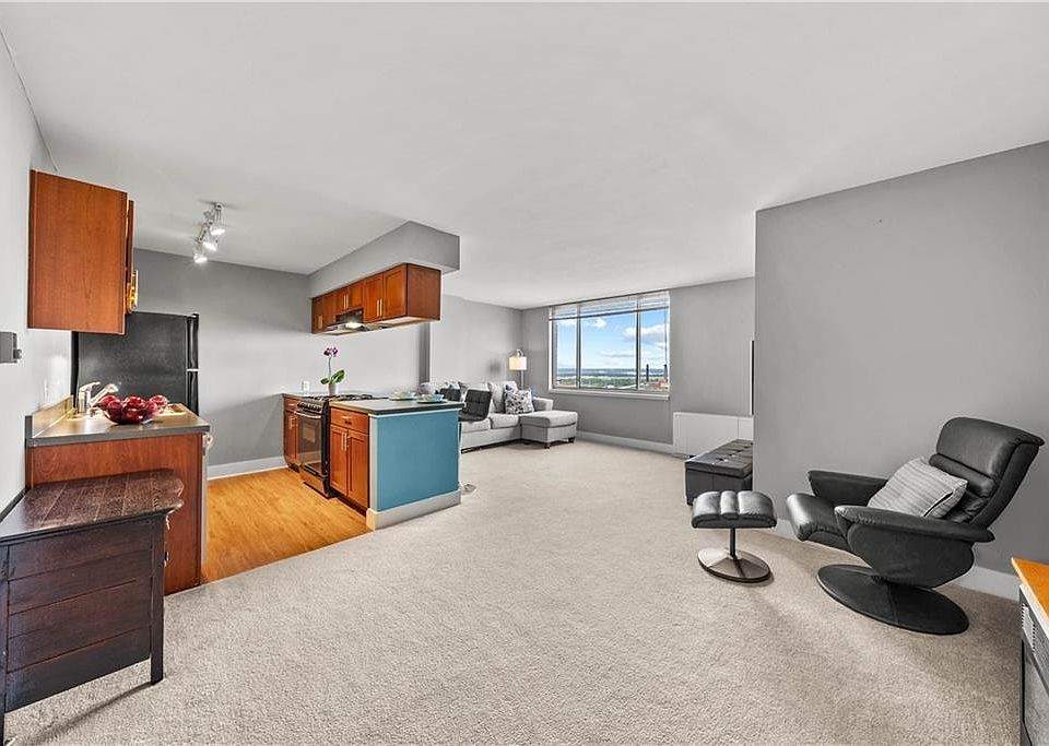 1st image of 600 E 8th St #5B